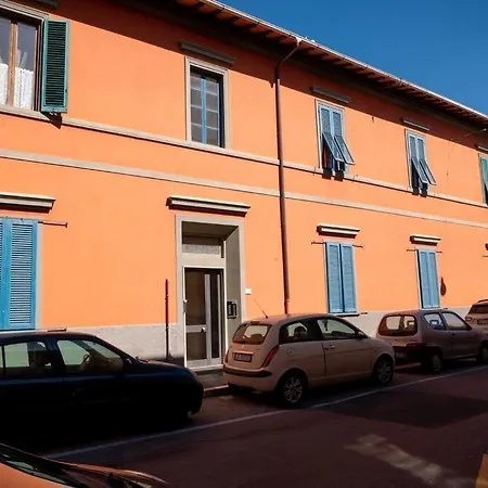 La Cala Del Nostromo A Due Passi Dal Piazza Bovio E Dal Mare *